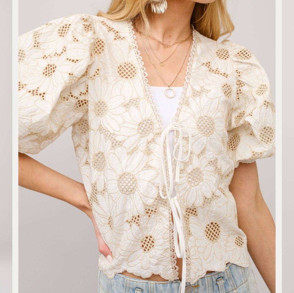 Floral Lace Puff Sleeve Top